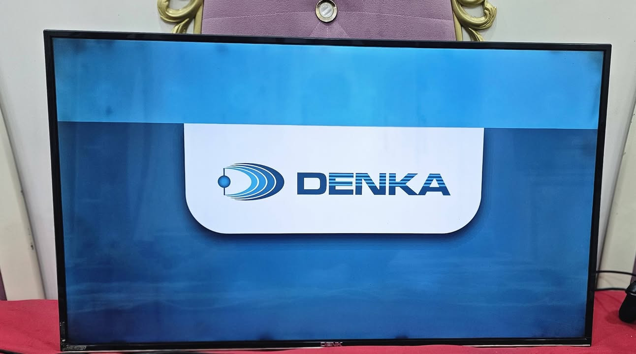 شاشة نوع DENK او DENKA حجم 43  ع النت  تشغل 4k  مستعملة بس بيهة مشكلة انو تاخذ شبكة بس متشغل ع النت وماعرف شنو مشكلتهة ولا اعرف احل مشكلتهة ابيعهة ع وضعهة اخذتهة غالية واريد ابيعهة السعر 150 الف عنواني بغداد _ مدينة الصدر ( حي السفير )
رقم الهاتف : ***********
