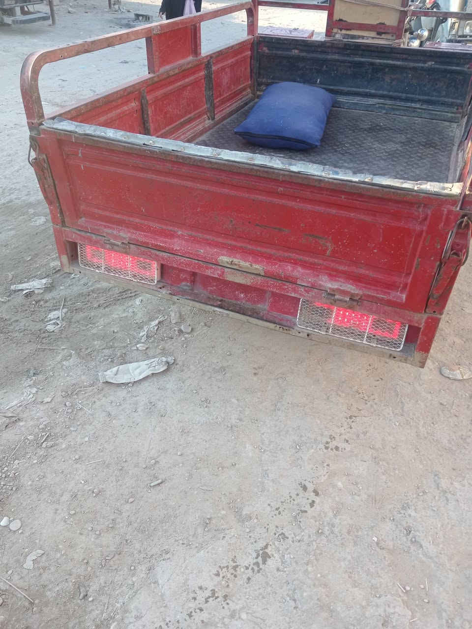 السلام عليكم ستوته للبيع موديل 16 كم رقمه لوحتين الماني ***********
