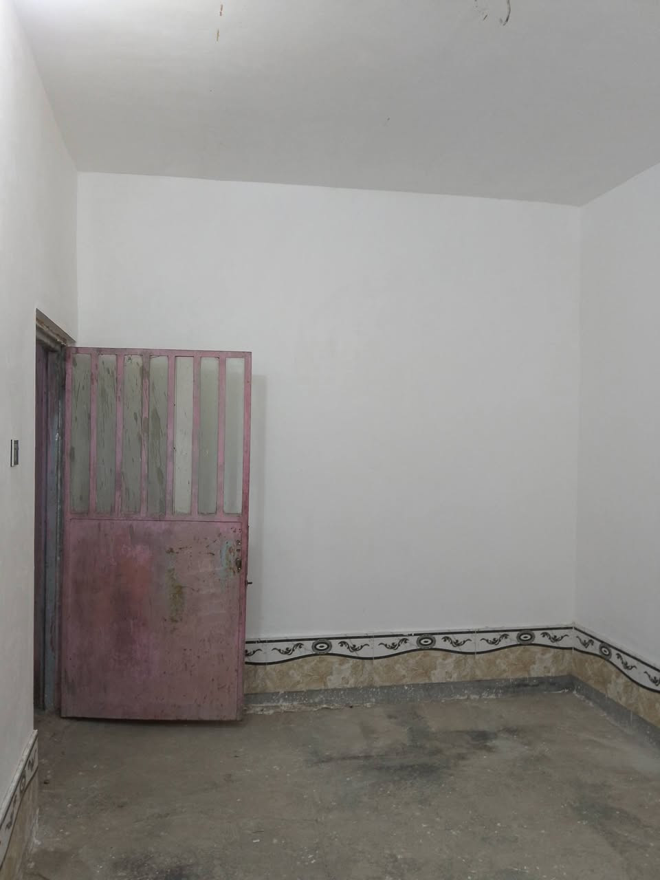 السلام عليكم
دار للبيع مساحة 100 متر يحتوي على غرفتين ومطبخ وصحيات حمام وتواليت ومكشوفة واسعة

العنوان  :  حي ميسان سيطرة الشياب سكلة الگرعاوي فرع مول العائلة 

للتواصل  : أتصال أو واتساب 

 ***********
