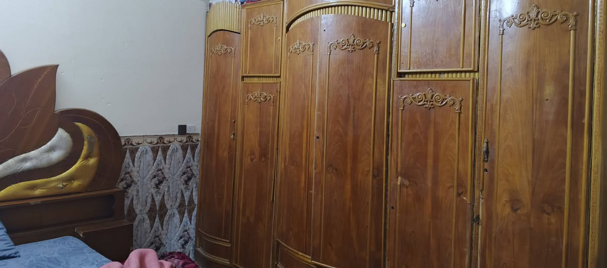 غرفة مسعملة يرادلة ترتيب الى تفيده يراسني خاص السعر مناسب مكاني كربلاء ***********
