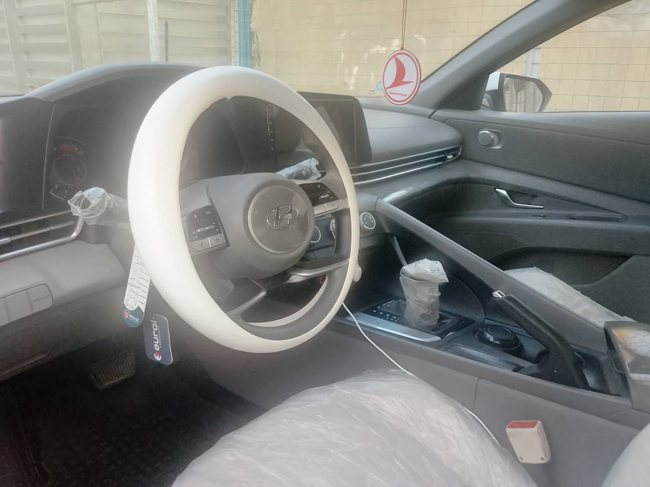 سلام عليكم النترا للبيع موديل ٢١ خليجيه مكينه ٢٠٠٠ بغداد فقط اربع أصابع بل جاملغ الخلفي اثر رصعه موطخه ورجعه بارد مامبينه مامتواجد ع فيس اتصال هاتف ***********السعر ١٦٣
