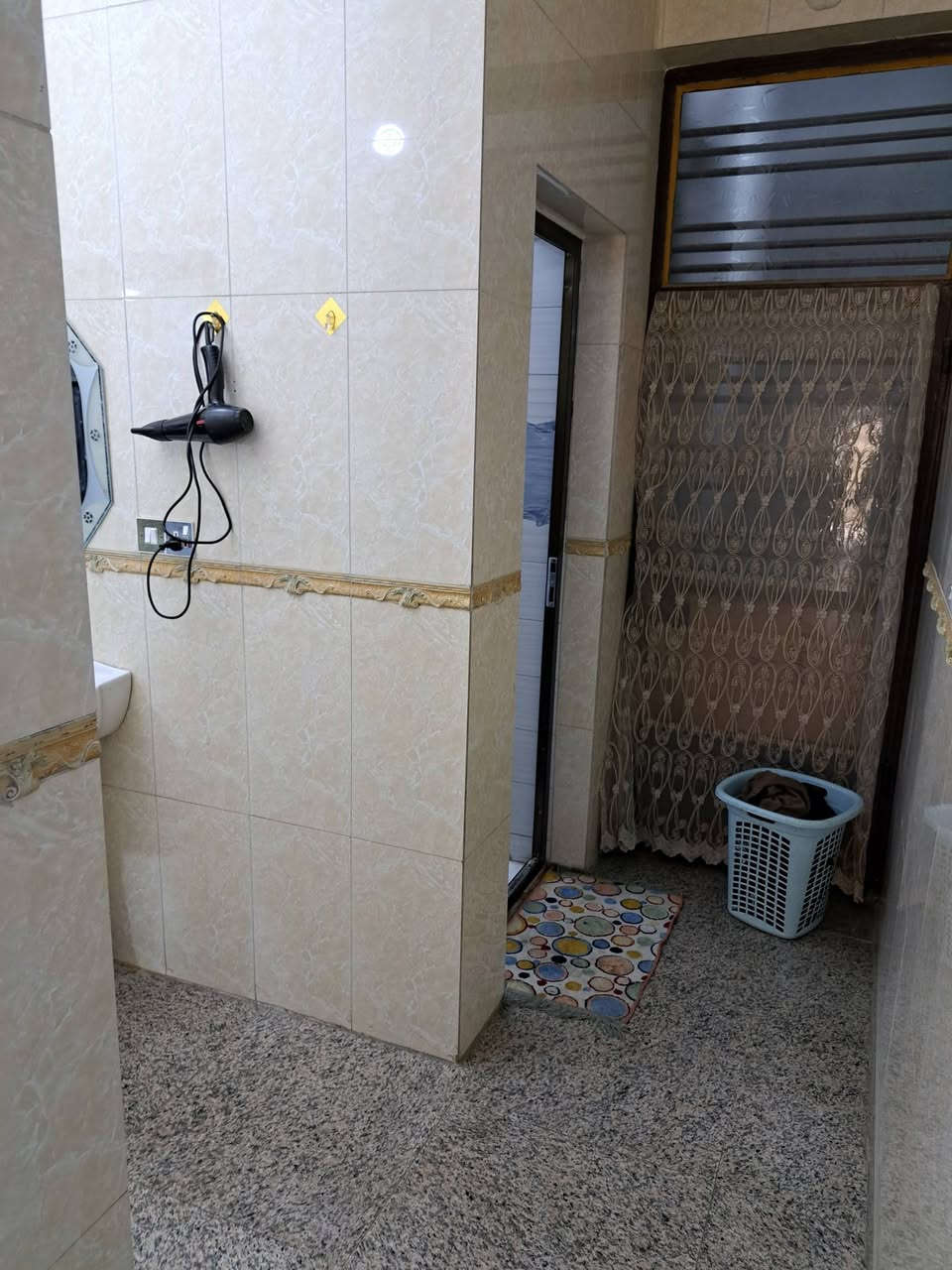 بيت للبيع 150 متر ام نجم شارع 20 قرب المسصوصف الوفاء
***********
