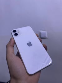 ايفون ١١ • ذاكرة ٦٤ • شاشة مكسورة