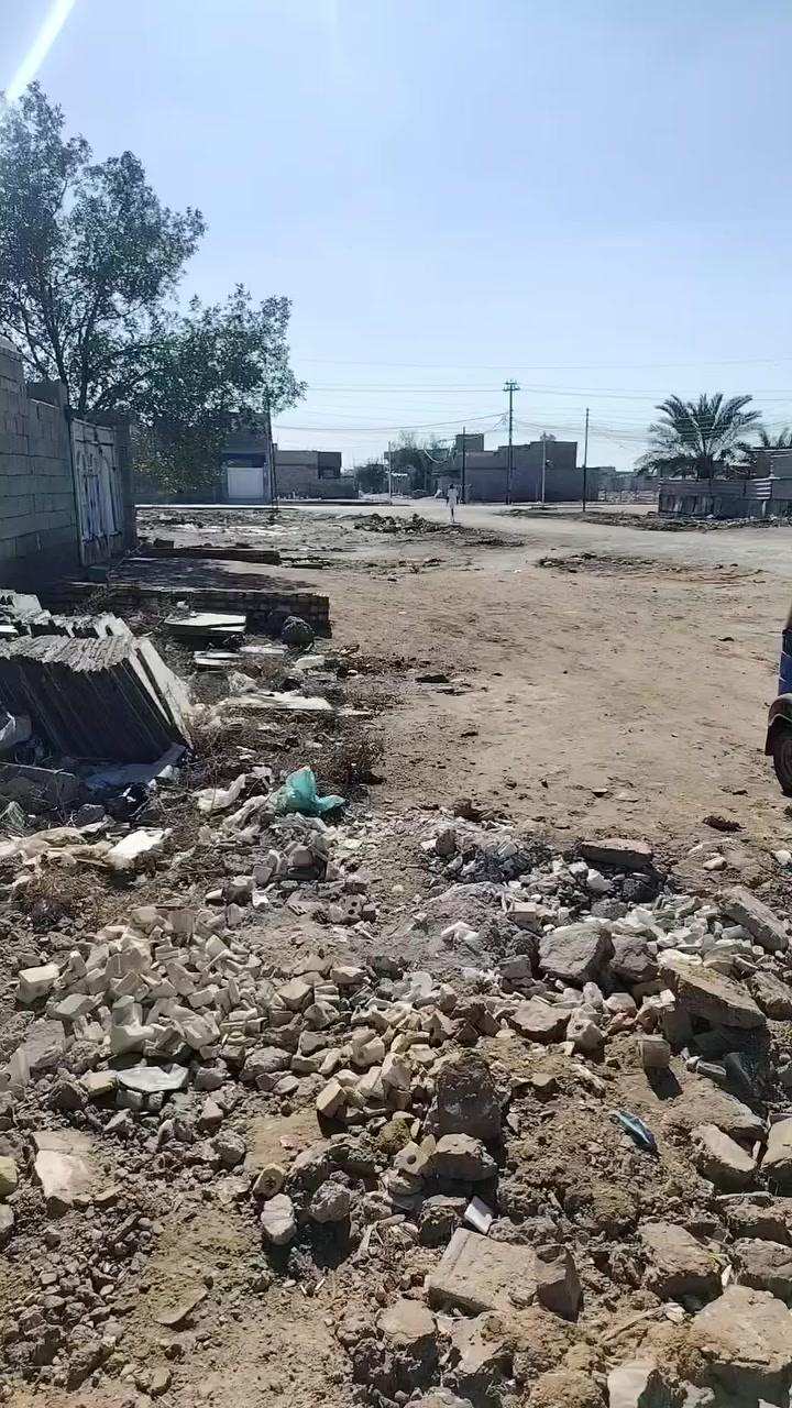 السلام عليكم بيت للبيع المساحه ٢٠٠ متر بشارع ابو احمد قرب محطة ابو ركان الفريجي البيت طابو زراعي بسمنه ننطيك نسخه من السند البيت قريب عل شارع  فرعه ٨ أمتار  نزلت الايات للعمل راح يبلطون الافرع التصوير مواضح بأستعجال صورت الي يريده يجي يشوفه كل خطوه الف هلاه سعر البيت 47 وبيه مجال 
رقم الهاتف ***********
