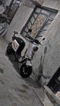 دراجه شحن R11 باتريات كلهن جديده ما بيه اي نقص سعرها 500 وبيه مجال  07...