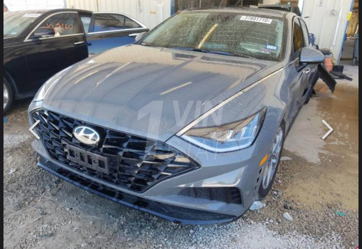 سوناتا ٢٠٢٠ sel وارد امريكي
موصفاتها الsel معروفه 
محرك 2.5 gdi 
گير DCT ٨ نمر
رادار / تحديد مسار / نقط عمياء/ اوتو هولد /شاشه حجم الوسط
السياره حادثها بابين صبغ مو تبديل جهة السايق وبيها بارد بالجاملغات اقل الشبر بصف البيبان بنفس الجهة ايرباگ برده فقط  
وهنا بالعراق صار بيها اثر حالوب بس مو قوي بس ٢ قويات بالبنيد ومبينات بالصوره
السياره حاليا ماشيه 84000 km وقابل للزياده
السياره بأسم شركة رشيد تريد وكاله تريد تحويل
السنويه تسقط شهر ال١٢ بال٢٠٢٦ 
السياره بدون فتحة بس اني مغلف القماره جمالية
مكاني النجف
السعر ١٥٣ وبيها مجال بسيط
 
*********** 
حبايب بيع نقدي فقط فقط فقط
واذا شفتها متسوه سعرها ان شاءالله تحصل اغات اغاتها بسعر ارخص النجف, العراق
