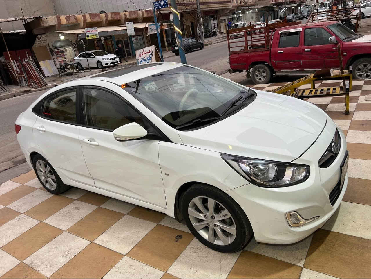 هؤندا اكسنت  ٢٠١٢  فول مواسفات
گئرتؤماتيك
٥باليف 
سلايت 
سوكان فوليوم
ABS
شاشه ئايپاد
ئاوينه ئيشاره ت 
پئنج ويل كه پ
چاملغى دواوه و بستك سندوقى بؤياغه
سؤنه ره كه م داناوه 
نرخى ٩٣وه ره قه و كه مه م مجال 
ژماره مؤبايل      *********** أربيل, العراق
