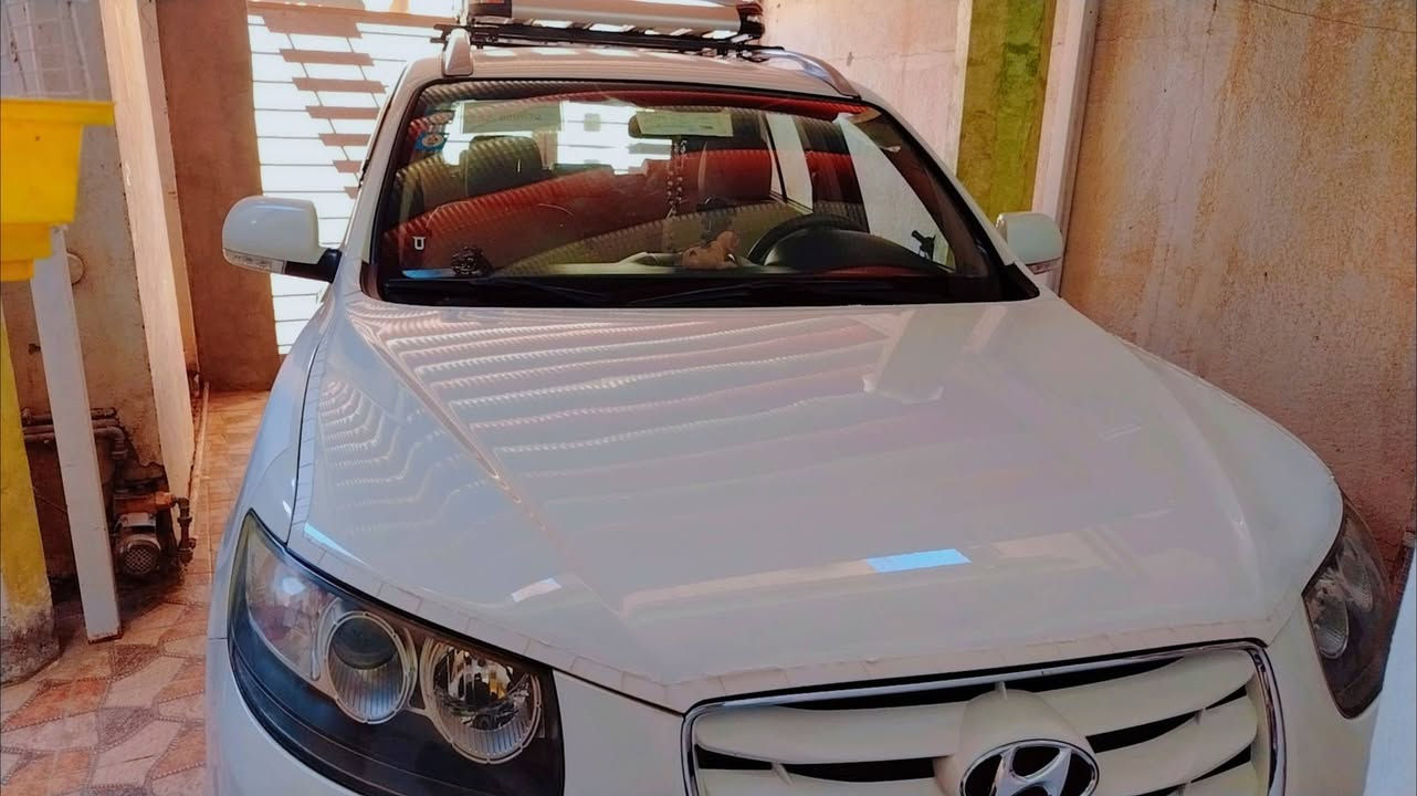 السلام عليكم
سنتافيا موديل 12 
6 سلندر فور ويل 
ماشيه 70 كلم 
رقم بغداد بأسمي رقم انكليزي 
السياره جديده فابلون الشركه بيه السونار موجود مناقصه اي شي 
قبل اقل الشهر  شاهدله تخم تاير وباتري جديد والباقي ع وضع الشركه 
رجاء الشراي يتصل ***********  
(السعر 185$)
