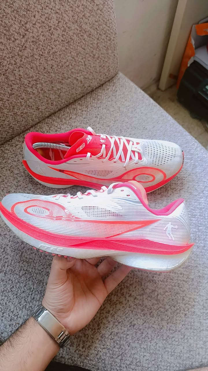 QIAODAN FEITENG 2.0
قياس ٤٣
طول القدم ٢٧.٥
بوست حقيقي خفيف


**إذا كنت صاحب هذا الإعلان وتريد حذفه لأي سبب، رجاءا أرسل رسالة إلى الدعم الفني**