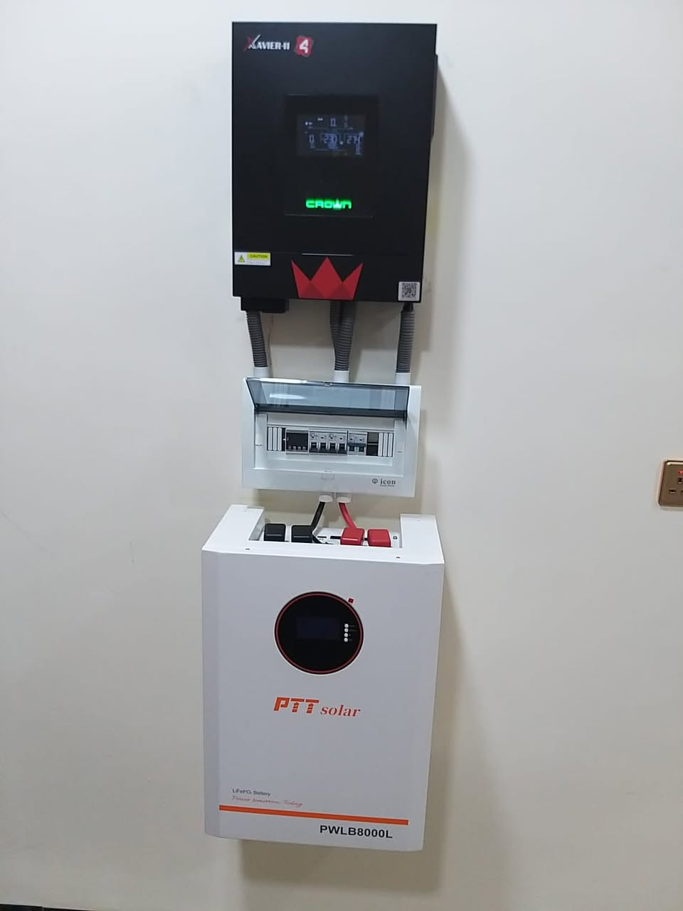 تم بحمدالله نصب منظومة شمسية في محافظة الأنبار منطقة المحامده 
 10 امبير نهارا 6 ليلا زمن تشغيل ليلي 4 ساعات 
انفيرتير من شركة كراون ضمان 3 سنوات 
بطارية ليثيوم فوسفات الحديد 7 كيلو واط ضمان 5 سنوات 
لوح جينكو عدد 6 بقدره 610 واط 
بورد حماية متكامل مع بارد منفصل
للاستفسار ***********
