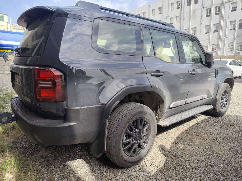 تۆیۆتا پڕادۆ مۆدێل ٢٠٢٤
سفری کۆمپانیای جیهان
فوول مواسەفات، سڵاید،دەبڵ ئەکسل،کوشن جڵد،ڕادار،خەتی جادە،بەسمە،برێک بەسمە،ئاوێنە شەفت، سندوق شەفت
سێ مۆدی لێخوڕین(ئیکۆ _ سپۆڕت _ نۆرماڵ)
مەکینە ٢.٤ تۆڕبۆ  _ چوار پستن
سەیارەکە سفرە دەعامی بۆ دەعامی بەشەرت نوکە دەرزی پێوە نییە
١٢ هەزار کیلۆمەتر ڕۆیشتووە، تا ٤٠ هەزار زەمانی کۆمپانیای هەیە
نرخی ٤٥٠ گەڵا و مەجالێکی برایانە
شوێن: هەولێر
***********
*********** أربيل, العراق
