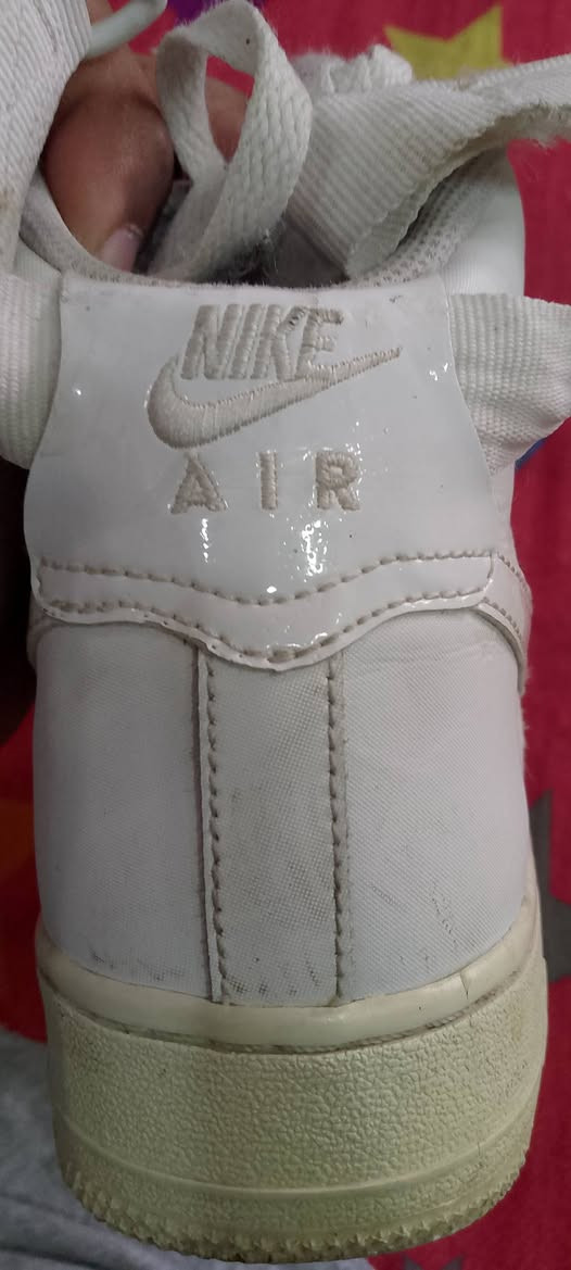 نايك AIR
باله اندنوسي الاصلي 
قياس 38.5
السعر مع التوصيل 18 الف


**إذا كنت صاحب هذا الإعلان وتريد حذفه لأي سبب، رجاءا أرسل رسالة إلى الدعم الفني**