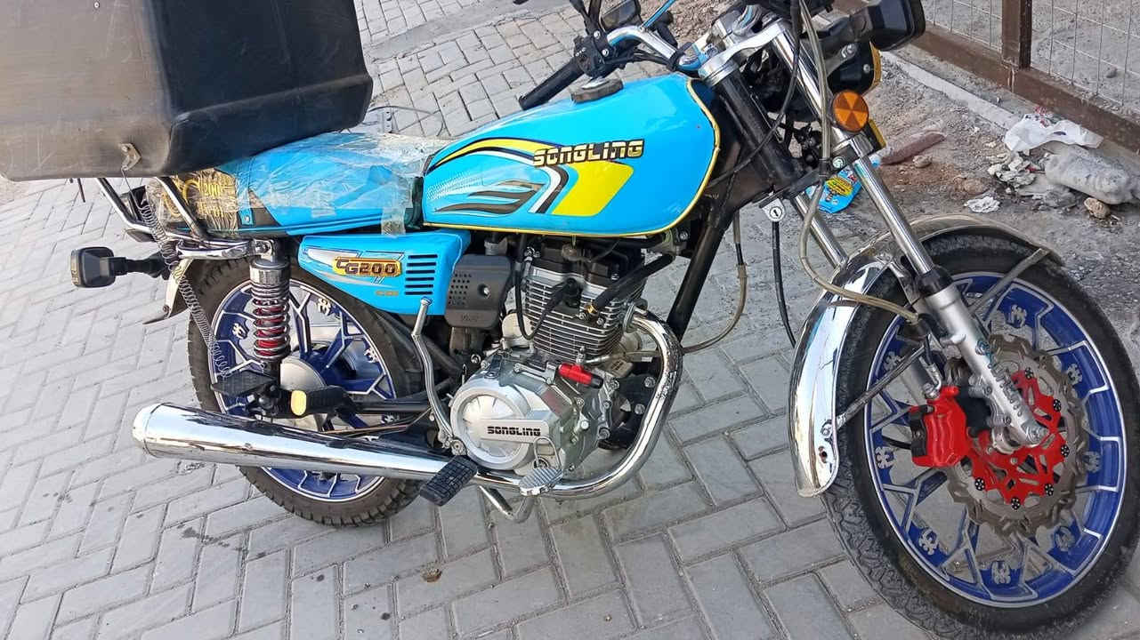 السلام عليكم سونك للبيع
دراجه سونك للبيع دراجه موديل 2025 جديده الدراجه ونضيفه ما عايزهة شي تشغل سلف واطلع دراجه رايدهة 800 وبيها مجال للشراي مكاني الاعلام قرب تقاطع درويش وبلخير عل ياخذهة رقمي ***********
