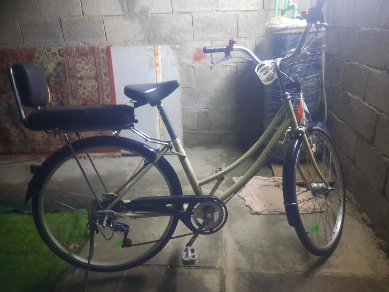 بايسكل بناتاتي البيع مكان بوب الشام يم القوس 
السعر 80وبي مجال 
***********
