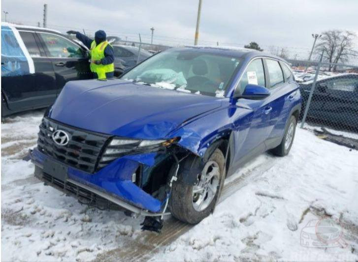 السلام عليكم 
مكلف بالنشر 
توكسان موديل 2022 رقم أربيل  لون ازرق مميز ماشية 33 الف ميل حقيقي محرك 2500 مواصفات أمريكية اعتيادية se تشغيل سويج قطعتين صبغ وصور الحادث مرفقة ضمن الاعلان السعر 16500$ وبها مجال بسيط 
حي الجهاد للاتصال *********** ابو محمد بغداد, العراق
