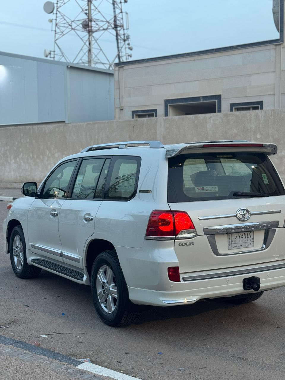 سلام عليكم ورحمة الله
لاندكروز مديل 2015  -8V- سلندر بريم ام طفاية 
سيارة كفالة عامة كلش  مكينية كير كفالة 
ماعدة بارد واحد صغير فقط 
ماشية 120,000 سيارة جاهزة تخم تاير حدادية مال جني 

الاستفسار: ‭٠٧٧٠ ٥٧٨ ٧٥١٠‬
مكاني بصرة
