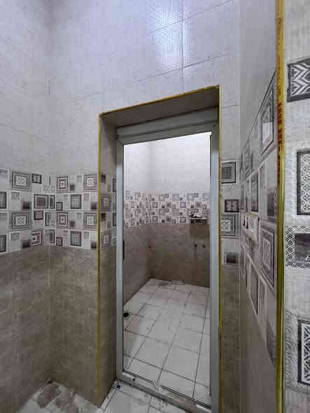 #اسعد_الله_اوقاتكم_بكل_خير
#الوصف :: منزلين من ضمن 2000م
طابو صرف زراعي عراقي #تحويل بأسم المشتري
#تحتوي :: على منزلين ومساحة خضراء واسعة 
يوجد فيها العديد من النخل البرحي والسدر 
#المنزل_الأول :: 150م على شارع التبليط مباشر 
#يحتوي :: غرفتين منام كراج صحيات مطبخ استقبال
#المنزل_الثاني :: 350م على شارع مقرنص 
#يحتوي :: كلدور مطبخ استقبال القياس 4 * 9
صالة واسعة جداً ثلاث غرف منام نضام سويت
صحيات داخلية صحيات خارجية مناور .
#شارع_مقرنص_مطل_على_المساحة 
موقع مميز والحقيقة أجمل من التصوير 
#السعر_المطلوب :: 400 مليون قابل للتفاوض
#العنوان :: أبي الخصيب - طريق الصحراء 
…………
للأستفسار ::: ***********
