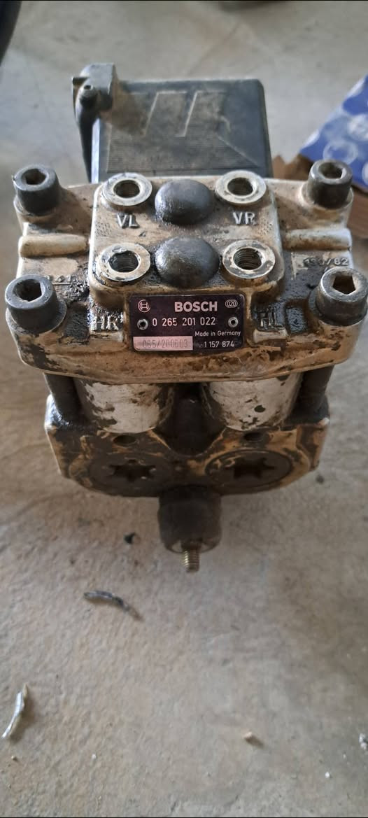 جاي غراض اوروبي حاويه مال بي ام حجم ٥٠٠//***********//***********
