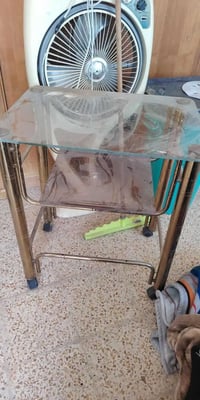 ميز • للبيع