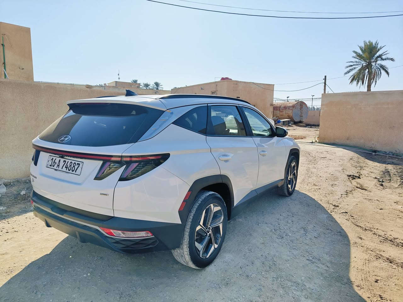 سعر مناسب  ١٨٠ وبيها مجال قليل
حادث جدا خفيف
ماشيه قليل
رقم قادسيه ٢٢ فول مواصفات موجوده بالديوانيه ***********
