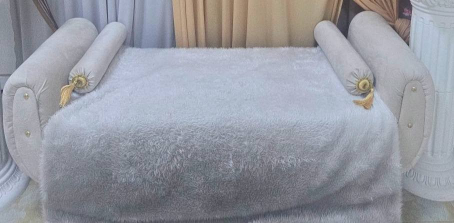 كوشة كاملة مجهزة ***********  للبيع 
ستان 3متر مربع  سعره 60 الف 
قوس دائري سعره 40 
شازلونا سعرها 100 جديدة كلش 
دنك هرميات  ثنين سعر الوحدة 40 
 وكلشي كدامك
