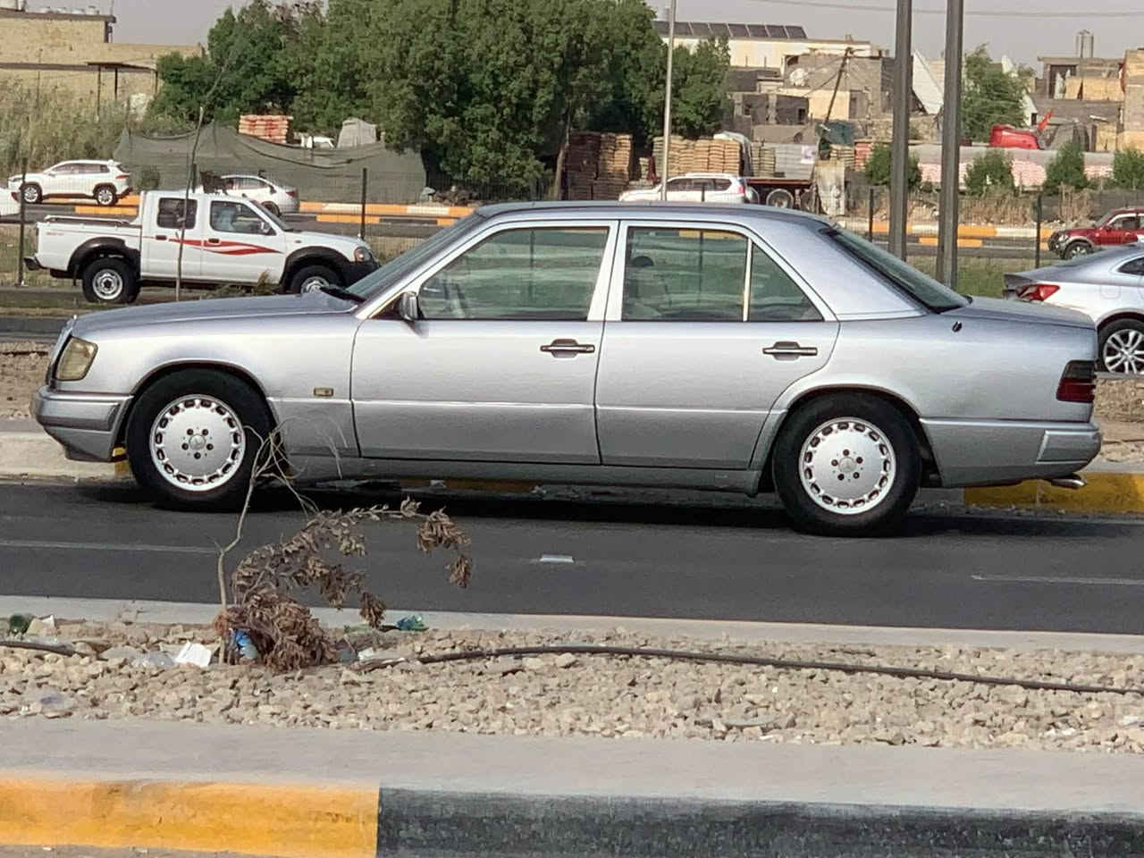 السلام عليكم ورحمة وبركاته دب 1990للبيع ابلادي مصبوغ جماليه فقط 
غرفتها كلش حلوه 
سياره كلشي شغال بيها 
ما عدا سلايت روف عطل 
سياره كامله من كلشي تبريد كهربائيات
سنوية نهاية 27
سياره بأسمي السعر 75 وبيها مجال حك الجيه 
الرقم ***********
ملاحضه اتصال ع الخط فقط
