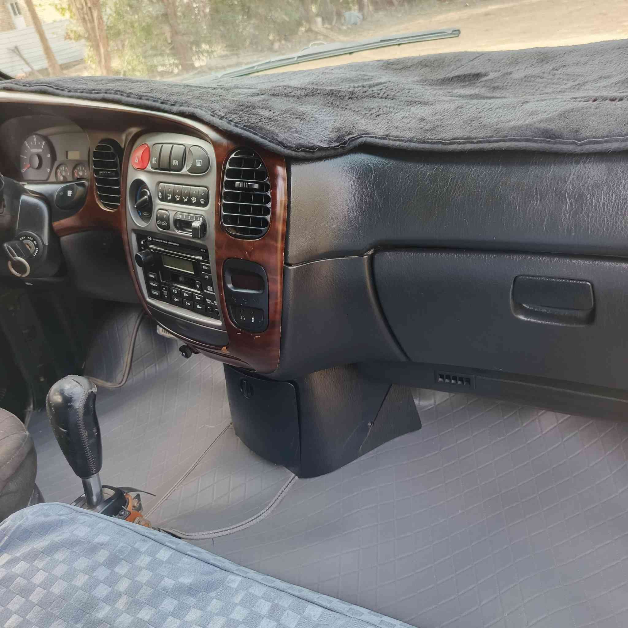 ستاركس للبيع موديل 2001 محدثه 2007 مكسر  كير اوتماتيك  كفاله عامه مكينه وكير كفاله غرفه جديده تخم تاير جديد
سياره جاهزه مصفره هيئه صبغ جماليه فقط السعر ٥٤ وبيه مجال بسيط الاتصال ***********
