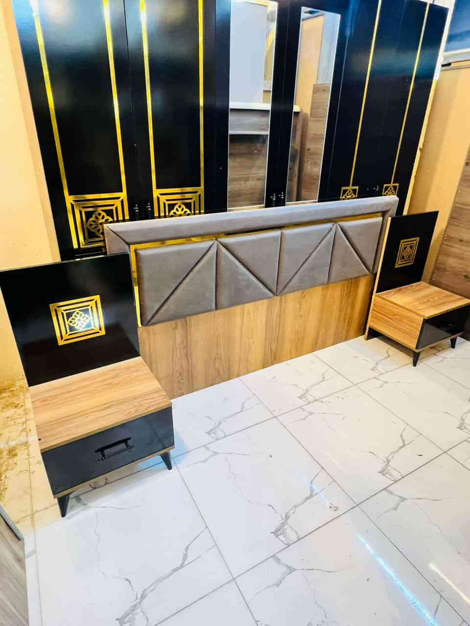 غرفه نوم تركي 🇹🇷🔥
مستخدم كنتور ابواب 
5 قطع نضافة 90 💯 
سعر 500  🚛🧑‍🔧 ***********
