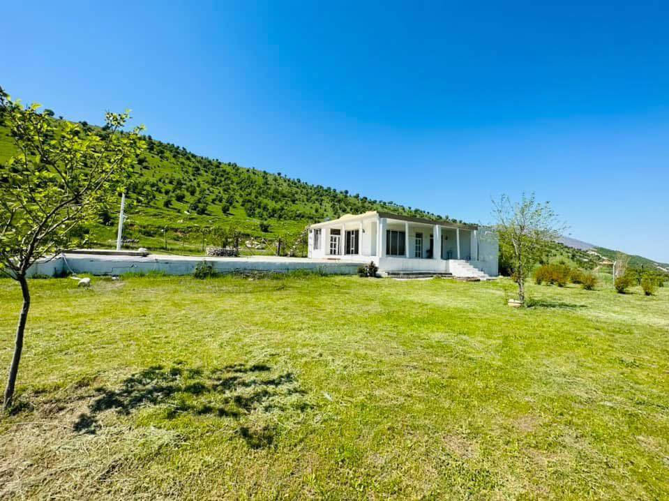 #نرخ تەنها 435 وەرقە
مەزرەعەیەکی زۆر جوان بۆ فرۆشتن 
‏‎رووبەری گشتی 5000م تاپۆ

‏‎بۆ زانینی #شوین  ژمارە( 4 )لە کومنیت دابنئ💰📤

‏‎ کارەبای هەیە
‏‎بیری ئاوی سەربەخۆیە
‏‎باغ کە ناوازە تیدایە
‏‎حەدیقە و بە نرخیکی زۆر گونجاو 

‏☎️ :*********** WhatsApp + Viber + Call

‏‎ــــــــــــــــــــــــــــــــــــــــــــــــــــــــــــــــــــــــــ
‏‎ئەزموونێكی پڕ لەمتمانە:: ‎✅ #_عەقارات_باغی_ئاژگە

‏‎ئەگەر هەرموڵکێکت خانوو_دووکان _مەزرەعە هەیەـــ بینێرە بۆ پەیجەکەمان ئێمەش بڵاوی ئەکەینەوە بە باشترین و جوانترین شێواز

‏‎‏‎‏‎#كرين_فرۆشتنى_مەزرعە
