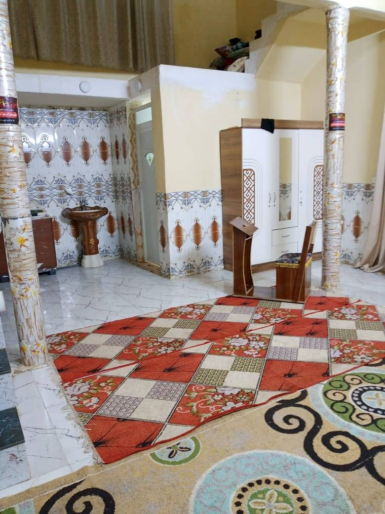 سلام عليكم الدار لبيع مساحه ميتين و خمسه وعشرين قرب ملعب هشام زليزل باقي تفاصيل أتصل بل رقم ***********
