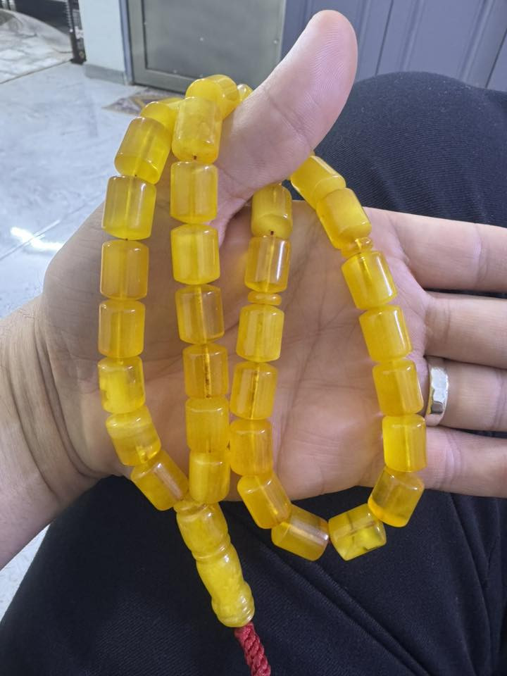 بولني حجر واحد 
ماخذه لون 
51 غرام. 
سعر الغرام  8$


**إذا كنت صاحب هذا الإعلان وتريد حذفه لأي سبب، رجاءا أرسل رسالة إلى الدعم الفني**