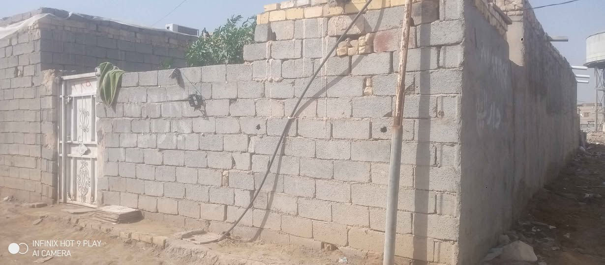 *للبيع بيت.حواسم. في الناصرية حي الحسين*

- غرفة واحدة
- مطبخ
- صالة
- منور
- حمامات
- طارمة
- بيت ركن

*المساحة:* 100 متر مربع

*الموقع:* الناصرية حي الحسين، مقابل مطعم بركات الحوراء

*السعر:* 15 مليون دينار عراقي، وبي مجال للزوار.

*للاستفسار:* يرجى الاتصال بنا على الرقم ***********. Singapore
