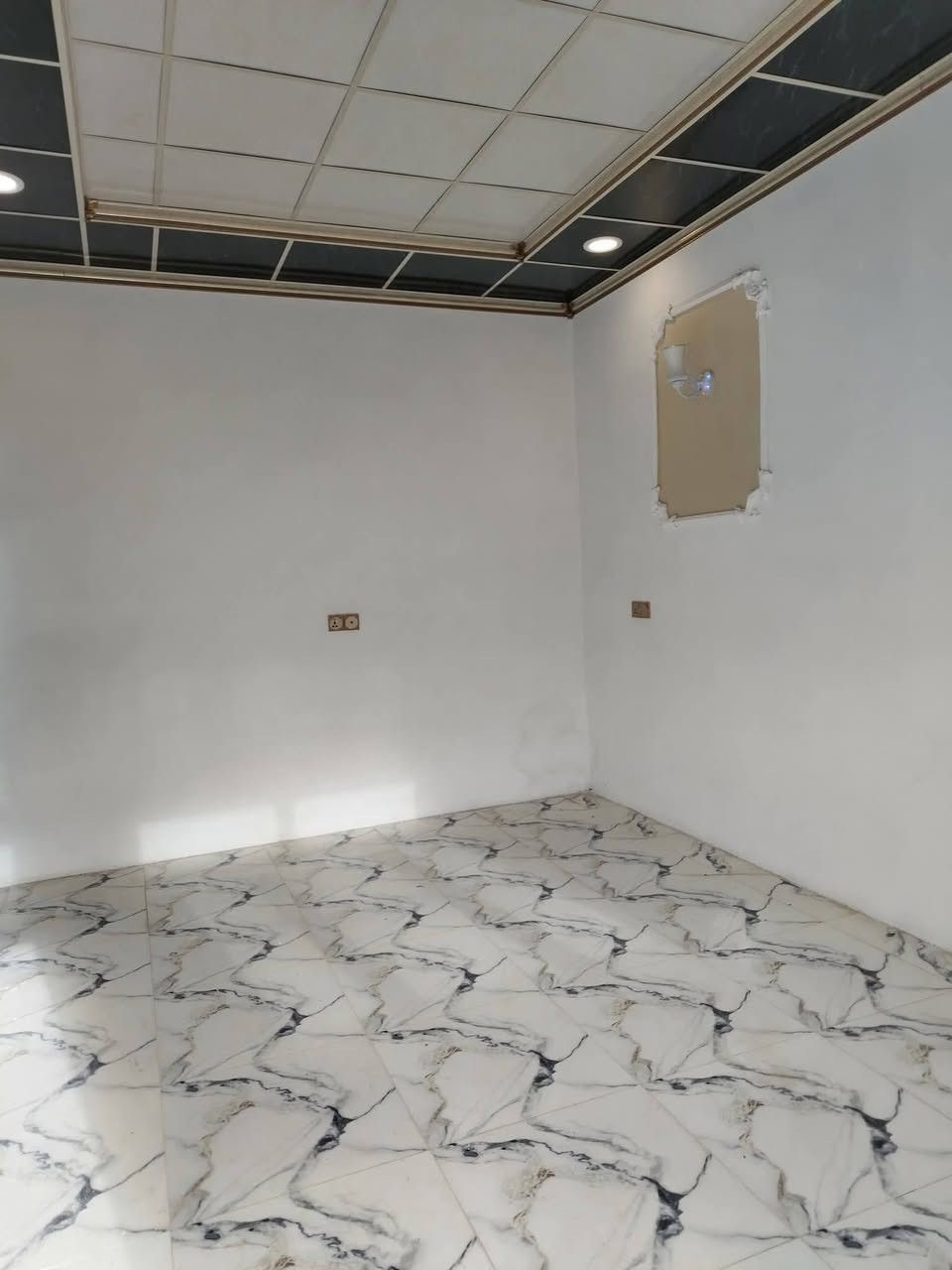 بيت 100 متر طابق واحد طابو زراعي سند 25 التحرير الحولي الزراعي الجزء الثاني قرب اسواق سنتر الحولي خدمات كاملة  مجاري تبليط ماء وكهرباء 
والسعر مناسب جدآ 
***********
