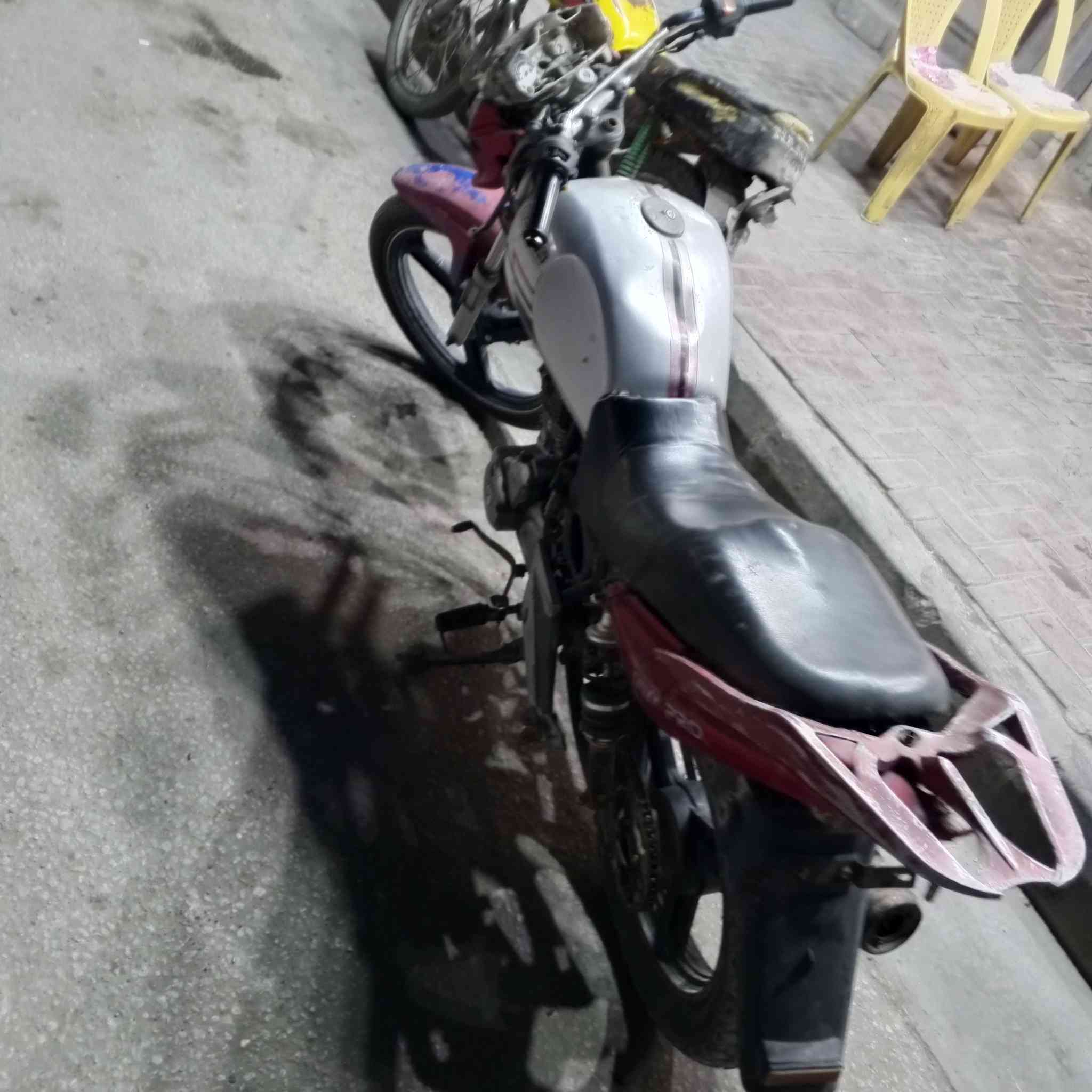 اسلام عليكم خمسه گير للبيع موديل 18 كلك كلك كلك مكفوله من السرقه كفاله عامه لا تنقيص لا تبخير ولا نضوح هندر واحد تشتغل دراجه خير من الله ومال جـنااي الشراي يدلل مكينه نضيفه وناعمه وحلوه الكهربائيات عوزهن بـاتـري فقـط مكاني كربلاء حي المهندسين مال العسكري قرب صيدليه الرونق مامتواجد خاص فقط اتصال /*********** السـعـر /150وبيها مجال للشـرااي
