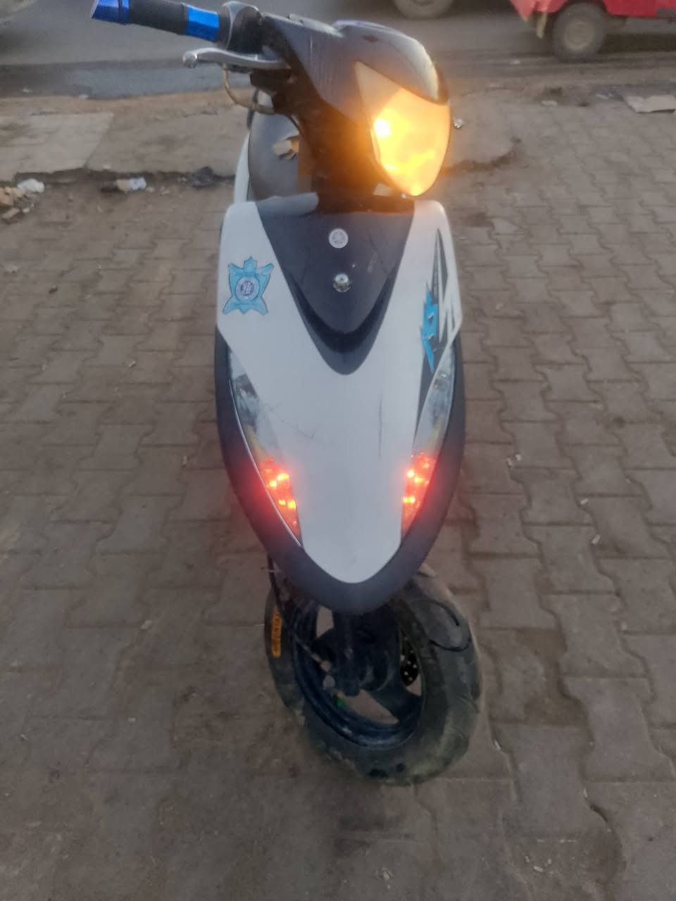 سلام عليكم شباب دراجه ماكس عدله 120 دراجه مكينه خرسه خير من الله كهربائيات شغاله كلهه كيلو متر كيج بانزين شغال كفر اصلي دراجه ملاحه السعر 550 وبي مجال للطيبين مكاني حي اور رقم ***********
