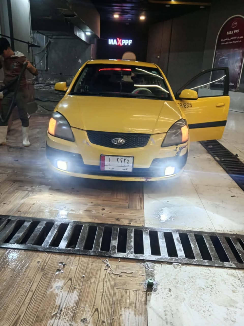 بالقسط(قفل ٩٠ مقدمة ٣٥ والباقي ورقتين بالشهر)
كيه ريو جنطه موديل ٢٠٠٨ وارد امريكي كير محرك حيل زينات محرك ١٦ كير توماتيك  كابون بانزين بيها (رقم انبار) شرط تحويل فقط  تبريد تدف،ئه سياره كاملا   
ضررها بين الباب والجاملغ
(اذا صارت قسمة احولك ارقامها جديدة مصرف عليا)***********
