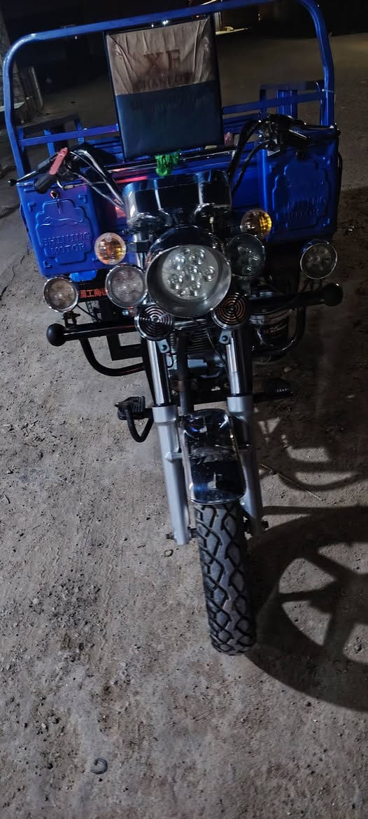 السلام عليكم ستوتة بترة للبيع موديل 2023طالعة2025 محرك ابو الفهد 150كلجات200  اوراق اصولي  ويكلهه البصرة معقب يبصم السعر خاص  العنوان البصرة كرمة علي رقم***********
