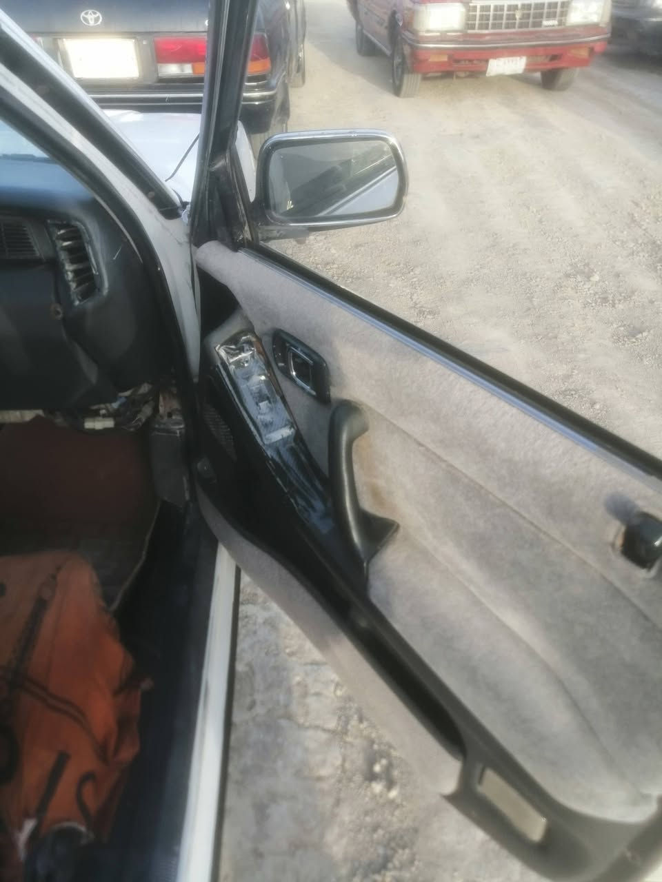 السلام عليكم سيدان ايسر بلاد رقم كربلاء انكليزي بسمي لبيع او مراوس مكينه وكير ففتي حداديه خير من الله عنوان الناصريه سوق الشيوخ العكيكه السعر 43 وبيه مجال لطيبين والشراي يتصل بيه خير ويدلل ***********
