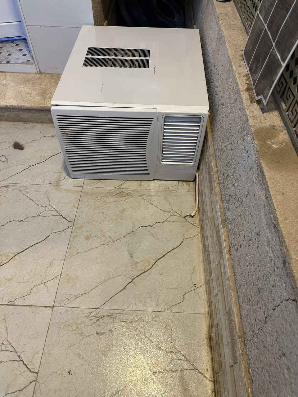 يالله السلام عليكم مكيف نوع توسوت نضافة فول على وضع الشركة اللبيع السعر 300 العنوان حي الصحفين الاستفسار ***********
