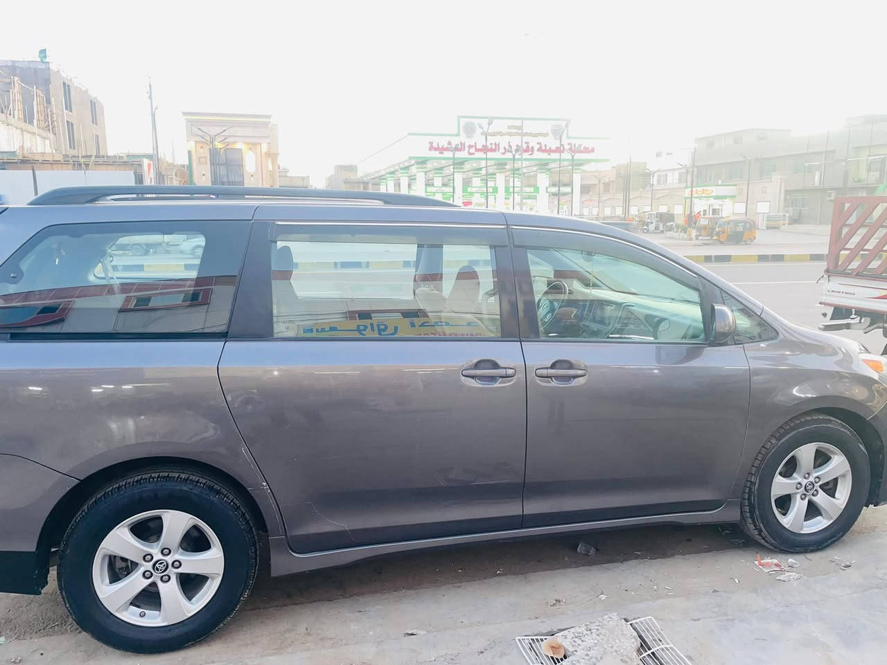 سلام عليكم تيوتا سينا موديل 20البيع  بيبان كهربا 8راكب سته سلندر ماشيه 92حقيقي صوره حادثه بلنشور سعر المطلوب 210وبيه مجال شي بصيط مكان السياره بغداد البلديات ***********
