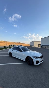 330i موديل 2020 داخلة العراق كلين حادثها بنيد و جاملغ و بيها شبر بالبا...