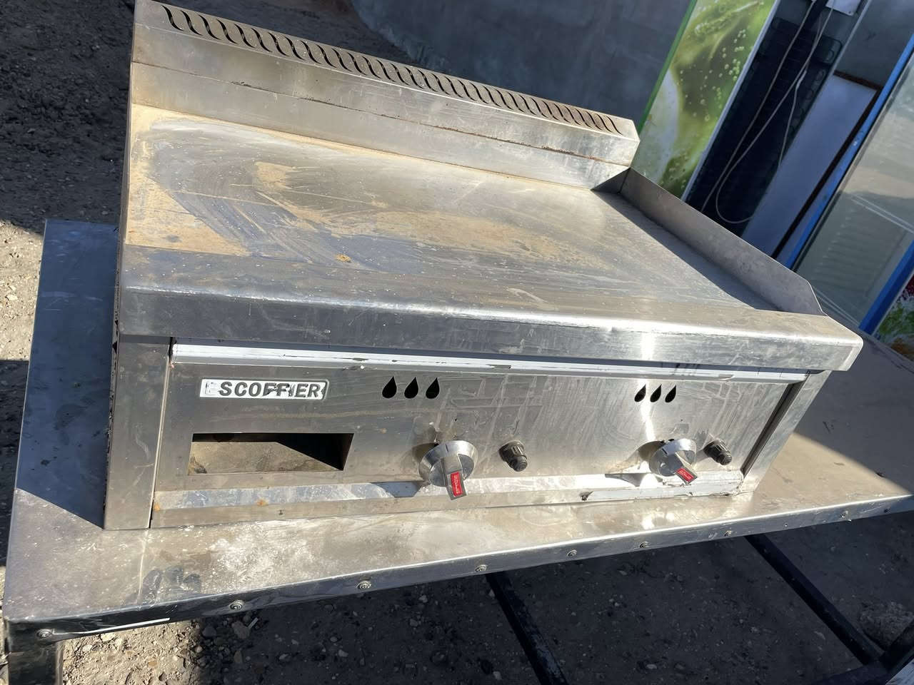 اغراض مطعم للبيع العنوان الرمادي كلها شغاله ونضيفه شرط اتصل على الرقم ***********  واتساب
*********** اتصال 
*********** اتصال
