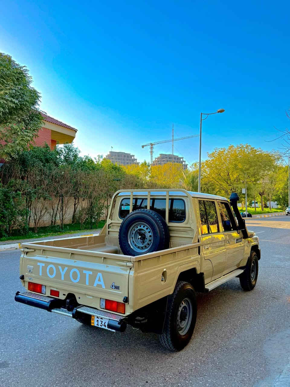 تويتا ميكزه مينى  موديل ٢٠٢٢ 
سفرى شريكه سردار 
٥٨ km هه زار كيلومه تر روشتوه
سه ياره كه زور لوكه 
گيرو مه كينه و كلاچ و عه ينه ى شه ريكه يه 
هه موو گيانى له سه ر ده قى شه ريكه يه
ره قه م و سه نه وى تازه يه 
٤ تاييه ى لوكى له ژيره 

( دوو په له ى بچوك بوياخى هه يه )
باقى گيانى له سه ر شه ريكه يه 
نرخى  ٣٥٥ گه لايه 
گورينه وه ناكه م 
————-
حوثيه موديل ٢٠٢٢
سياره جديد ماشى ٥٨ كيلومتر حقيقى 
بس بى مكانين سبخ اسغير 
دعامى من دعامى بشرت كل على بيلاد
سعرها ٣٥٥ 
*********** السليمانية, العراق
