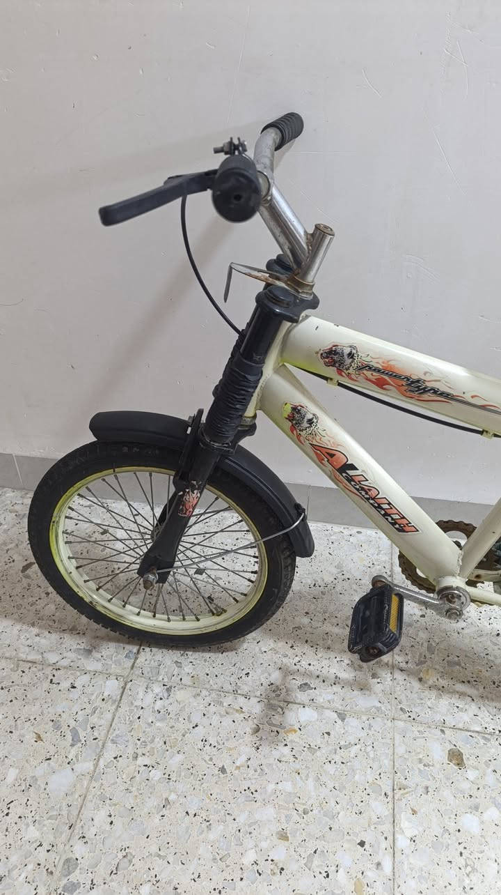 السلام عليكم ورحمة الله وبركاته
🚲 بايسكل حجم 16 نظيف جاهز للاستخدام 
*********** واتساب
