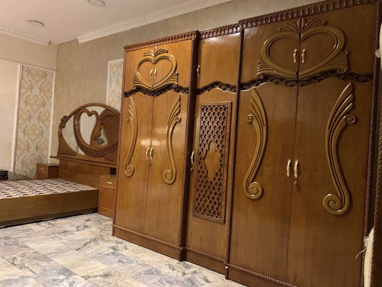 اترخص من مدير العزيز الغرفه خمسه ملحق زاويه برتفاع كنتور الغرفه خمسه ملم فصلته تفصال عل ايدي الضهر جرجوبه داخل وخارج صاج تحتوي عل مخزن الغرفه نضافتهه 100‎%‎ اي ضرار ماكو استعمال سنه واحده السبب البيع انتقال الى البيت السعر الغرفه 800 رقم هاتف *********** بغداد الغرفه بحقيقه بعد احله واضخم صعدو منشور بكلمه يالله ❤️❤️
