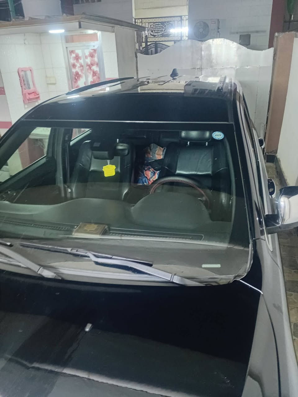 جيب لاريدو ١٧ وارد كلين تايتل مكفوله كفاله عامه من ضربه وصبغ وبارد وسونارها منشور بدون فتحه فقط العنوان الصويره
***********

الشيخ ابوحسن الجبوري مكلف بنشر
