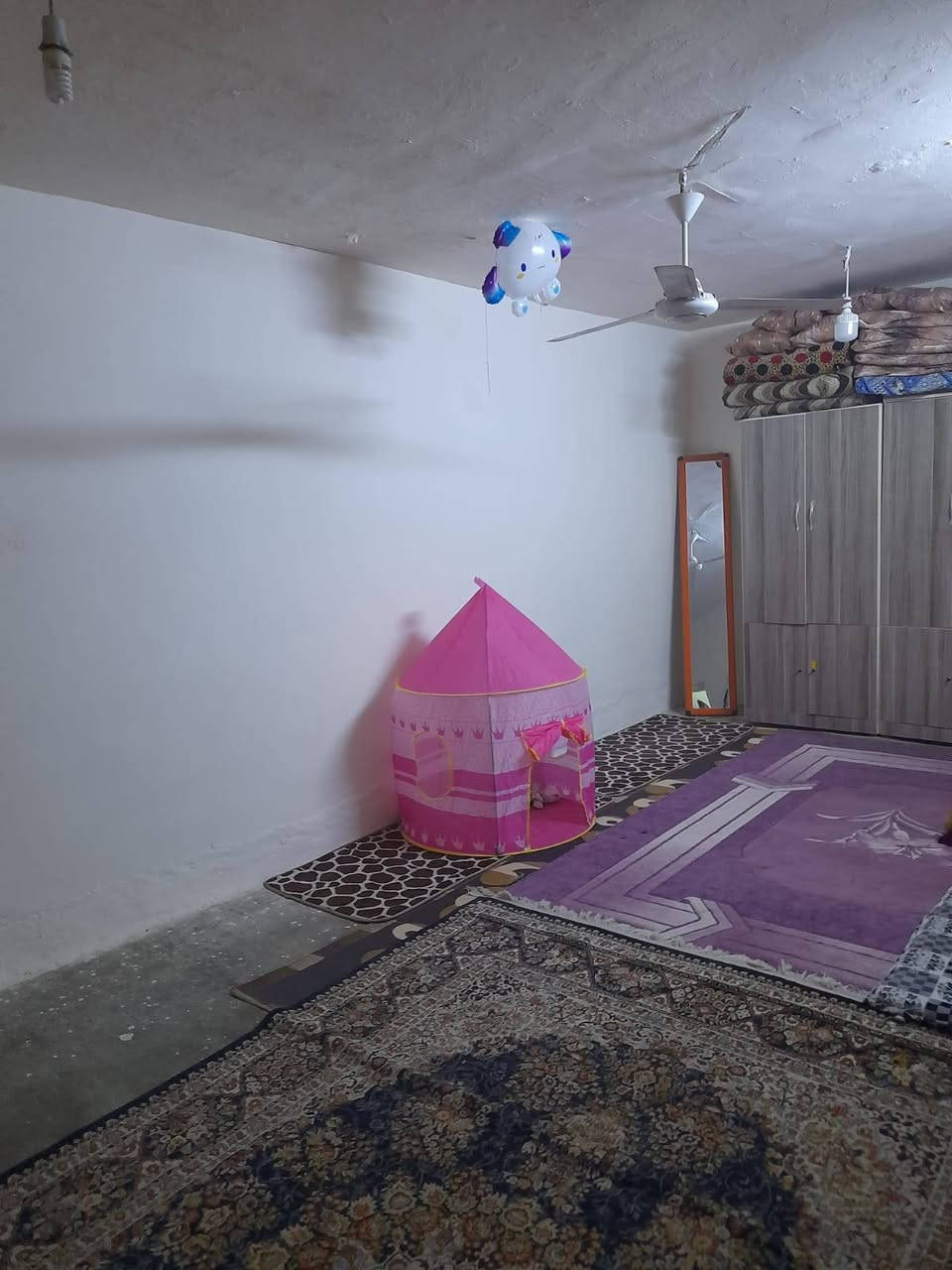 يعلن مكتب ابو يحيى لتجارة العقارات في محافظه كركوك قضاء الدبس  عن بيع   بيت سكني طابو صرف  في حي الشهداء القديمه   بالقرب من بيت ابو يوسف  مساحته ٢٥٦ متر خدمات   ماء وكهرباء تبليط يتكون من ٢غرفة نوم وهول واستقبال وصحيات ومطبخ حوش كبير   السعر على الخاص  والسعر مناسب  ورخيص جدا  وبي مجال  كما موضح بالصور أدناه 👇👇👇👇👇 للتواصل عبر الأرقام التاليه

*********** يحيى الحمداني ابو عبدالله

*********** ابو يحيى

*********** يحيى الحمداني ابو عبدالله
   ( التوفيق من الله و للجميع) جميع الأرقام  واتس اب

ملاحظه
دوام المكتب من الساعة التاسعة صباحا لغاية الواحدة ليلا للتواصل على الأرقام المذكوره اعلاه ☝️☝️☝️☝️☝️☝️
