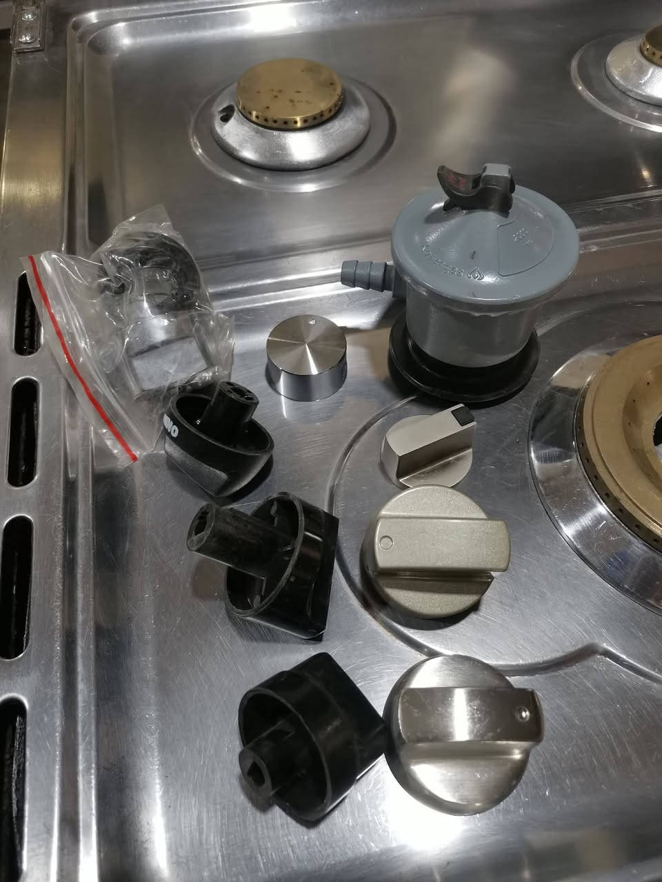 ورشة تصليح وتنظيف جميع الطباخات
يوجد بيع وشراء ومراوس 
يوجد مواد اصليه لجميع الطباخات
العنوان شطره


**إذا كنت صاحب هذا الإعلان وتريد حذفه لأي سبب، رجاءا أرسل رسالة إلى الدعم الفني**