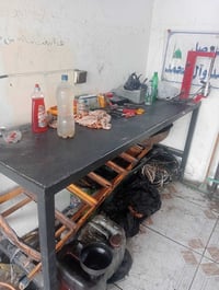 غراض بنجرللبيع. ميز تسكا تفصال مع اوتي حراري مع قوالب جديدة.  مع رفوف ...