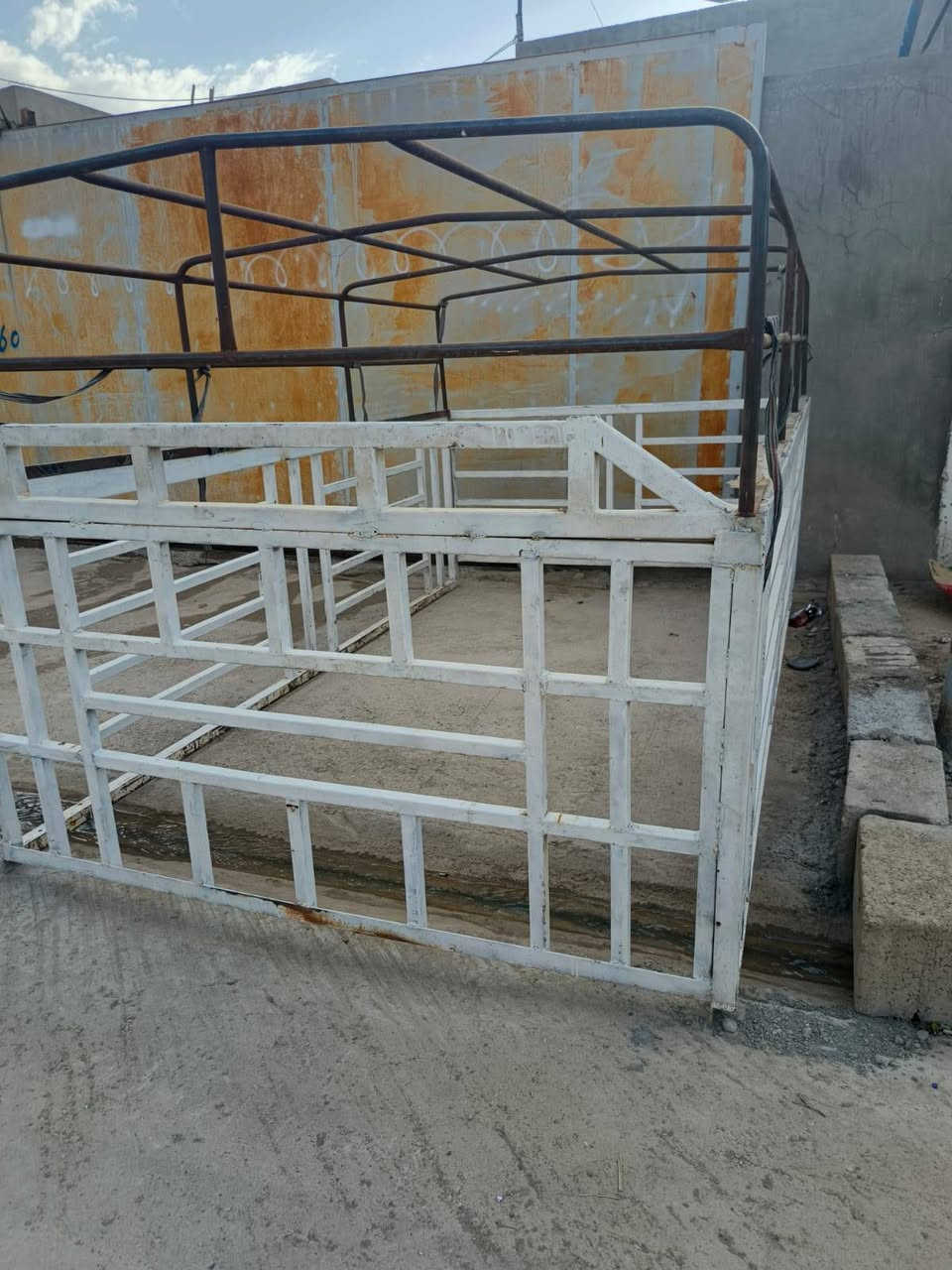 محجر كيا ٢٧٠٠ مع سيباية مع جادر  
***********
